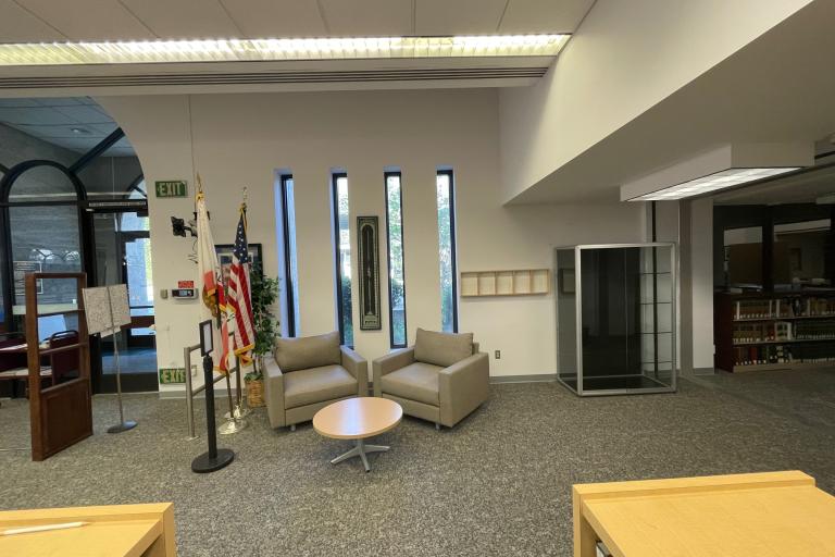 Seating/glass Case   4/8/2022