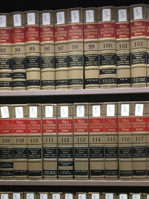 rows of federal reporter books